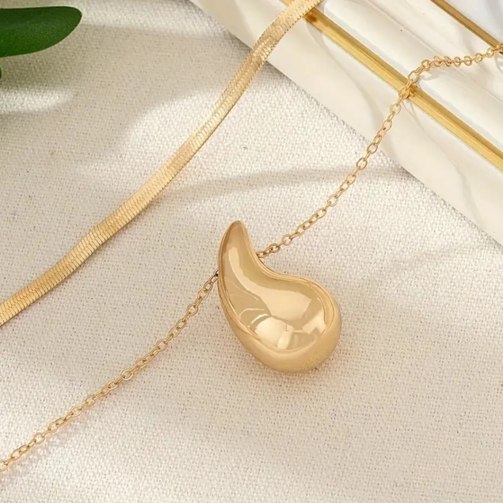 Fashion necklace